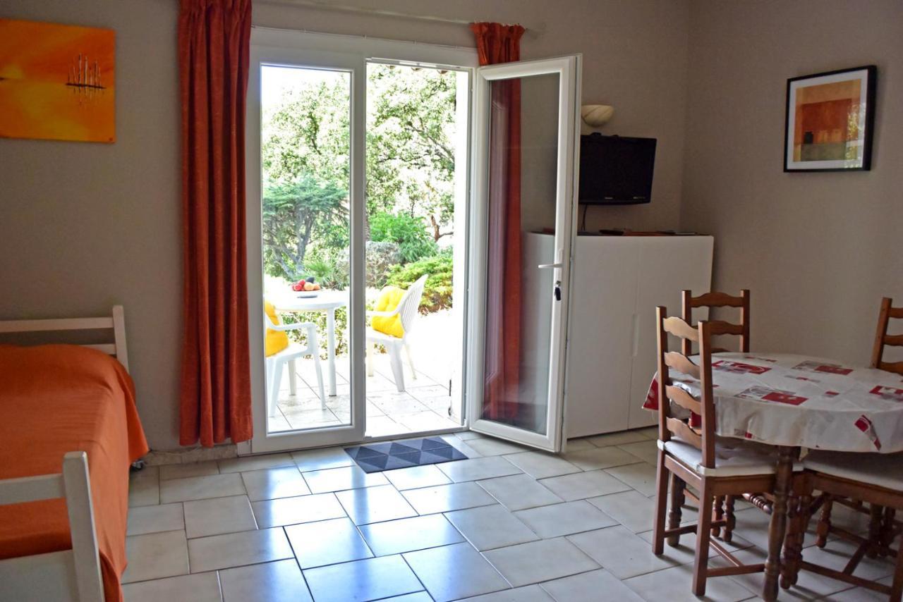 Appartements Dans Villa En Rez De Jardin Йер Экстерьер фото