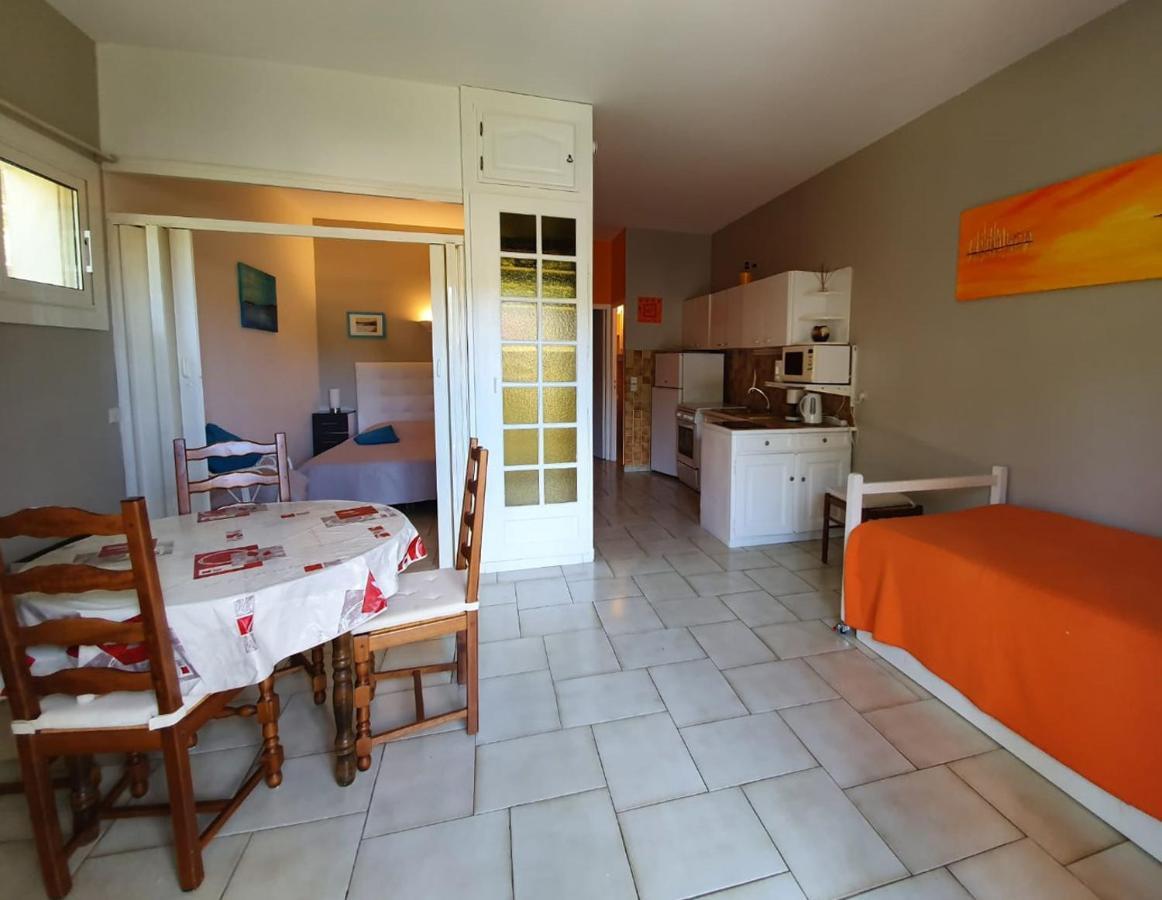 Appartements Dans Villa En Rez De Jardin Йер Экстерьер фото