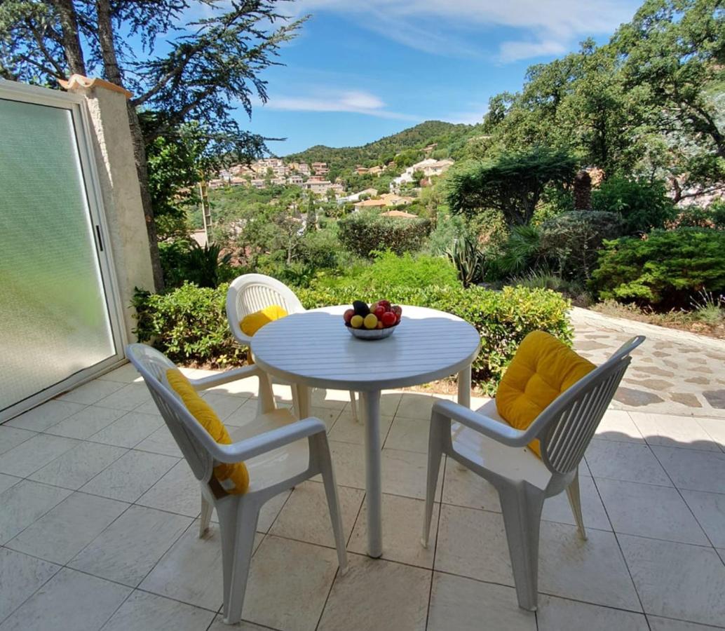 Appartements Dans Villa En Rez De Jardin Йер Экстерьер фото