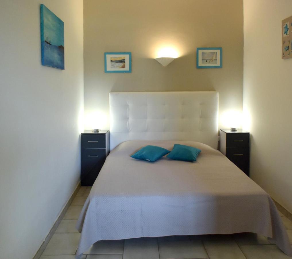 Appartements Dans Villa En Rez De Jardin Йер Экстерьер фото
