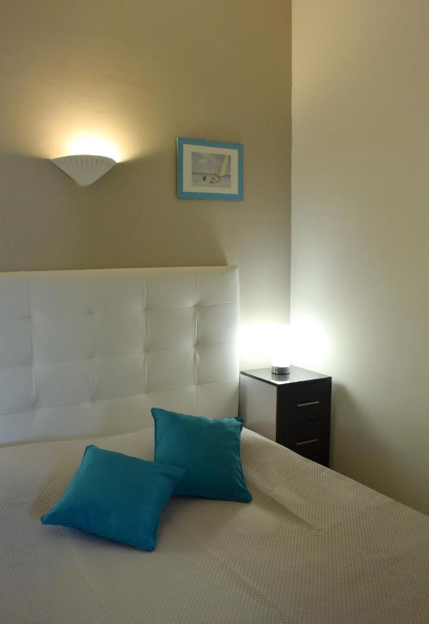 Appartements Dans Villa En Rez De Jardin Йер Экстерьер фото