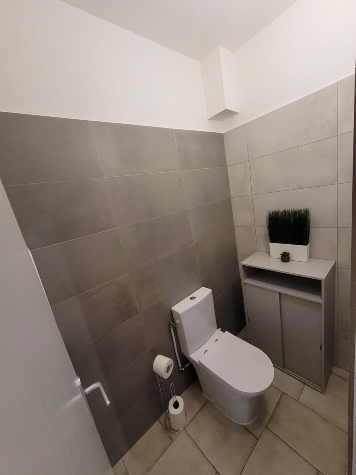 Appartements Dans Villa En Rez De Jardin Йер Экстерьер фото