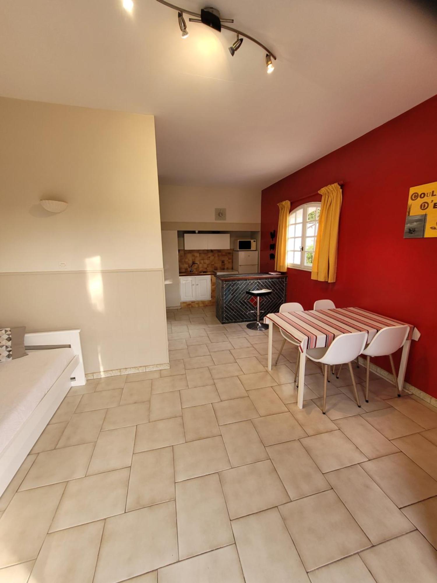 Appartements Dans Villa En Rez De Jardin Йер Экстерьер фото